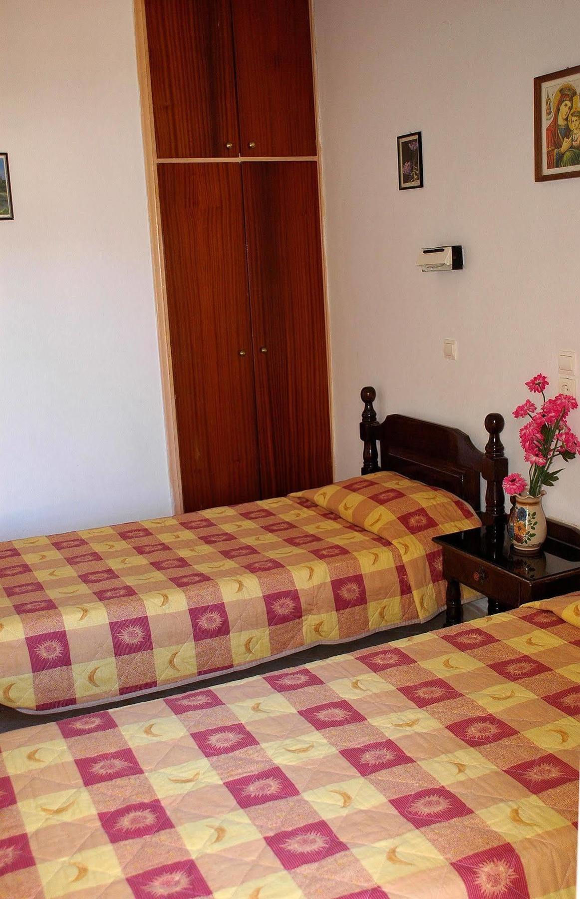 Avra Rooms Karpathos Exterior foto